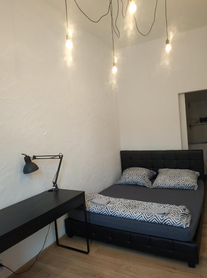 وودج Bright Loft-Style Flat Piotrkowska Centrum - 24H Check-In المظهر الخارجي الصورة